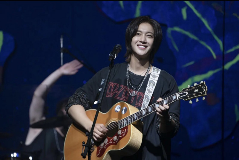 曾施暴前女友“打到流产” 金贤重闪婚5个月宣布老婆怀孕	