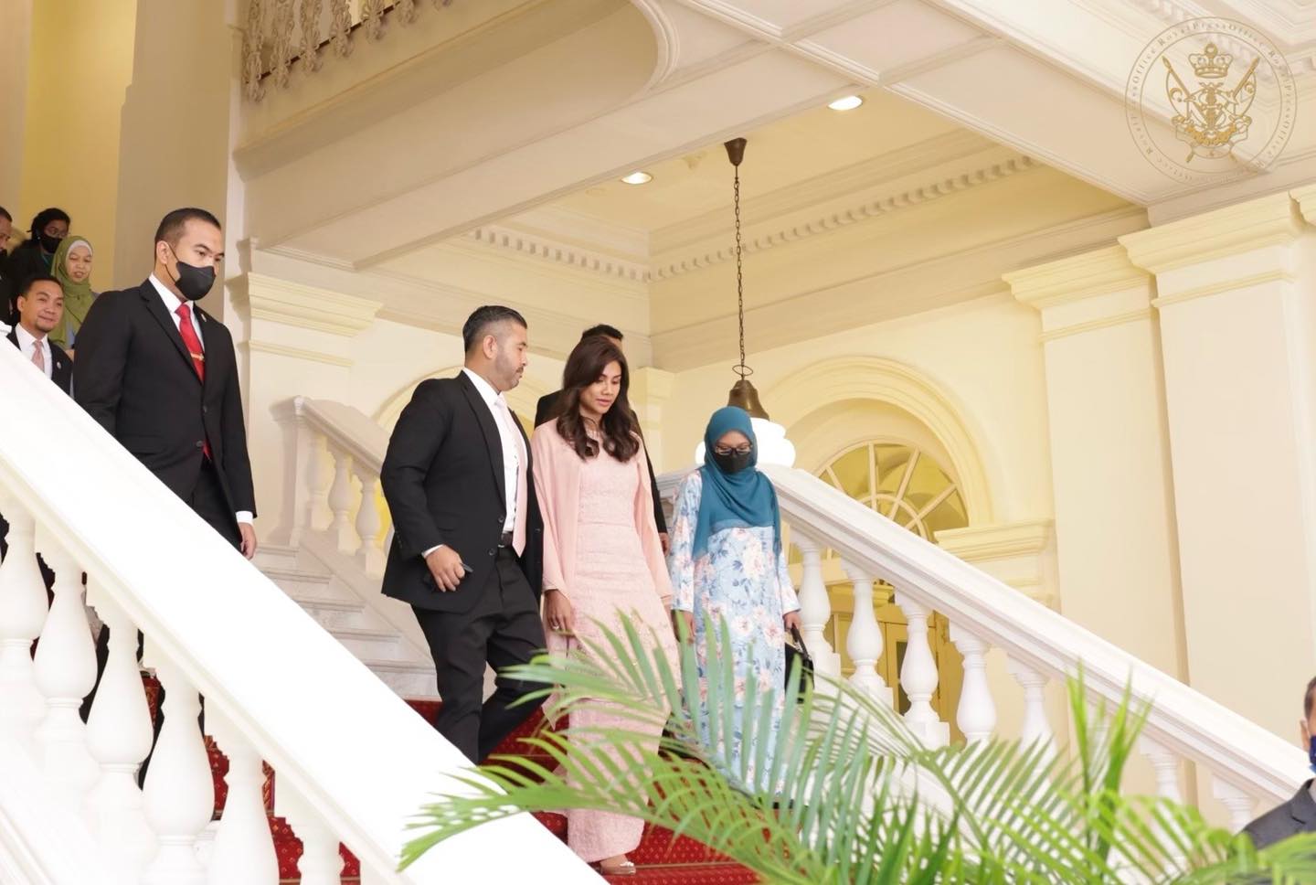 柔佛苏丹依布拉欣陛下前往新加坡展开3天正式访问,新加坡总理李显龙亲自接待