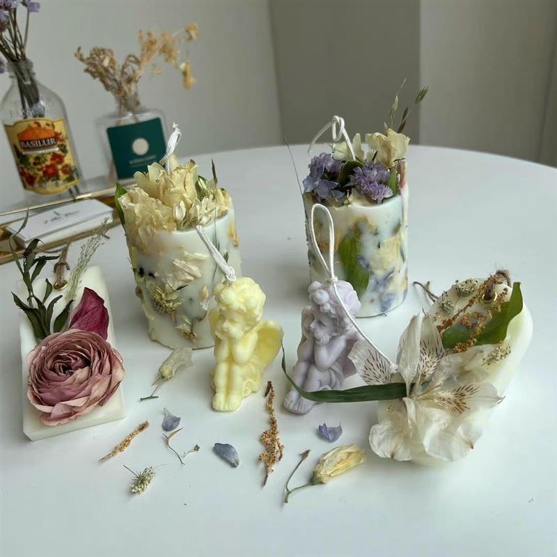 朴信惠产后首露面 穿水手服满满少女感