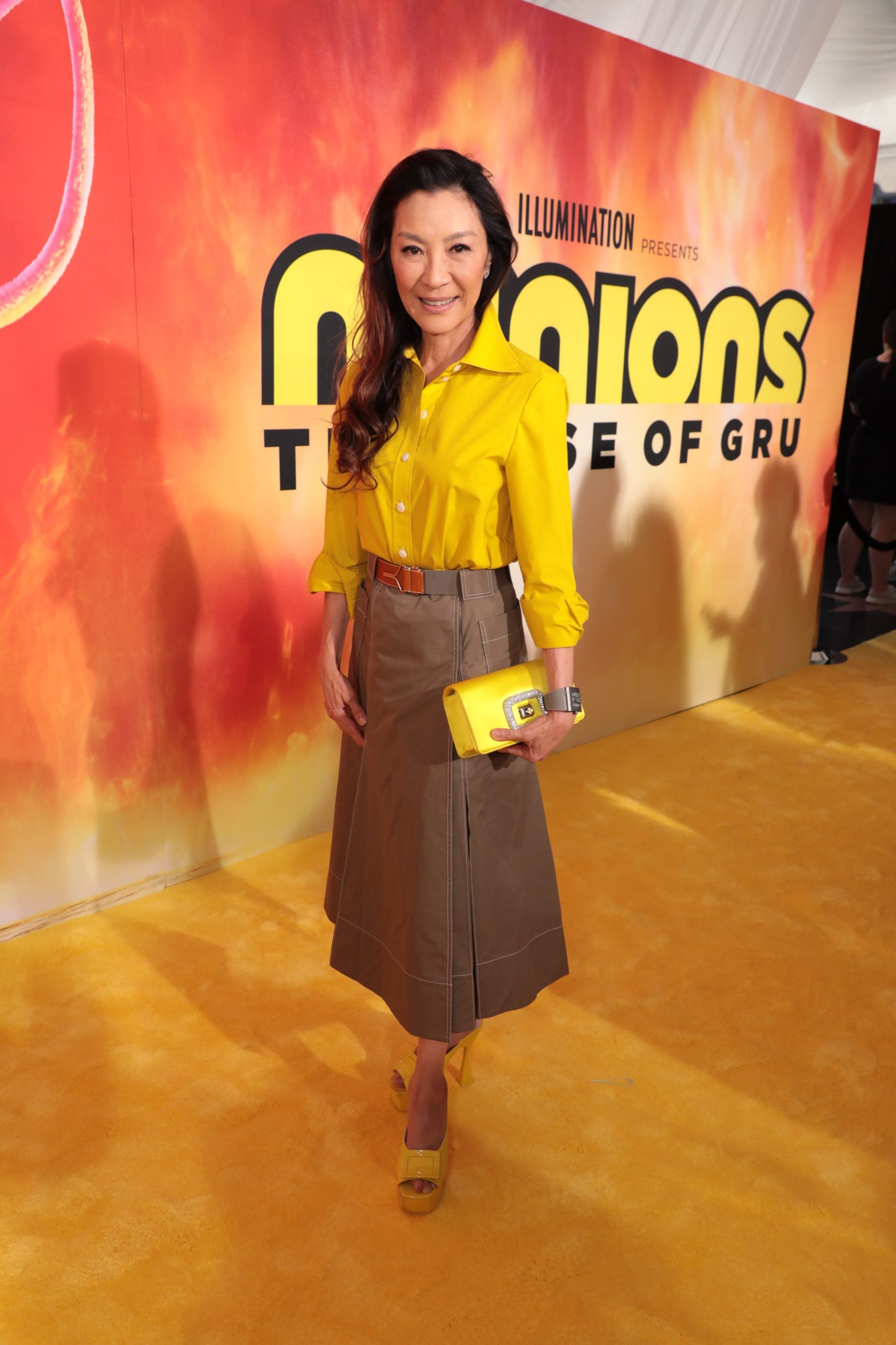 杨紫琼边打拳边录音《迷2》 休假不忘抱小黄人催票房