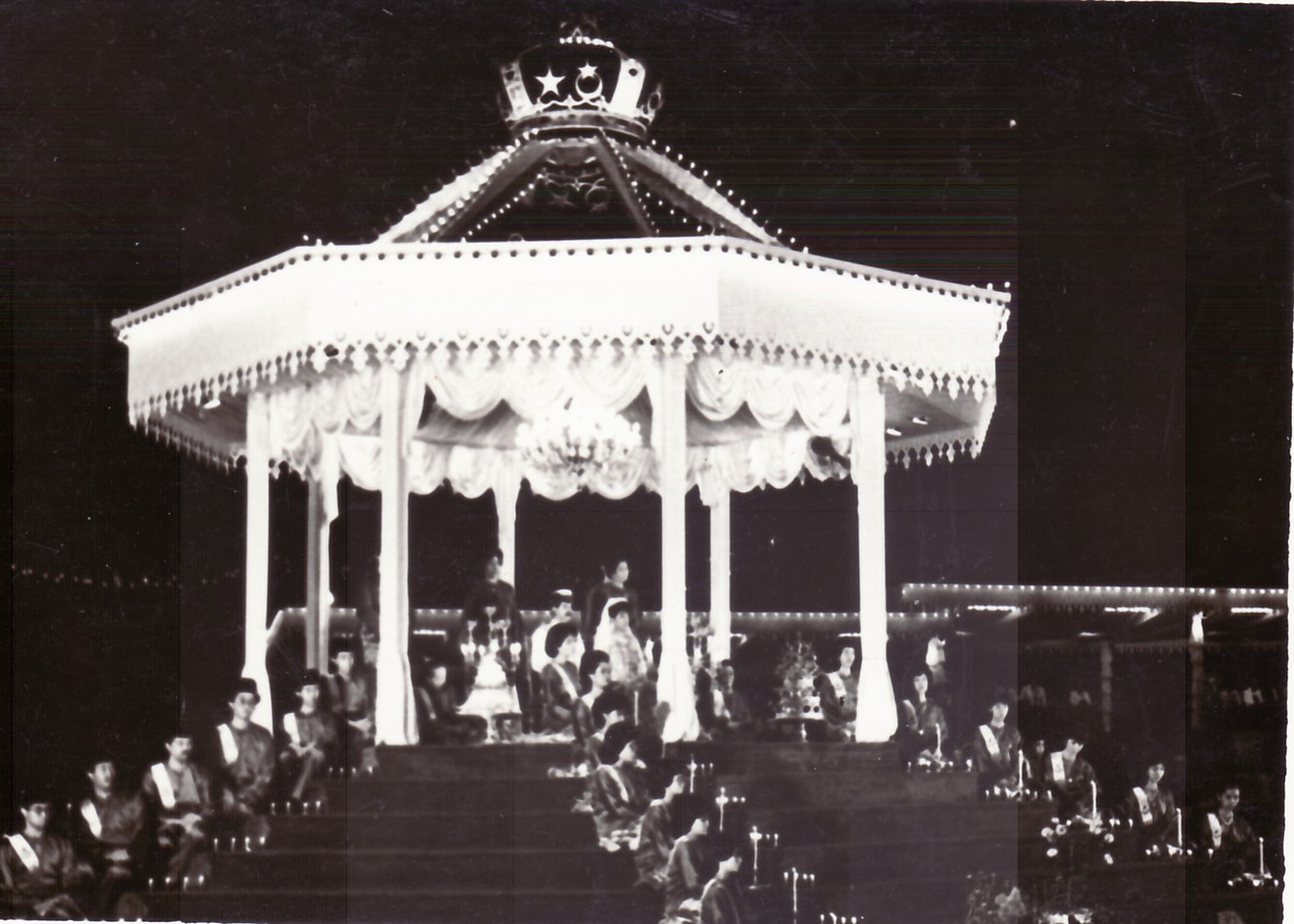 柔：新旧对照：年轻时帅气的苏丹陛下  