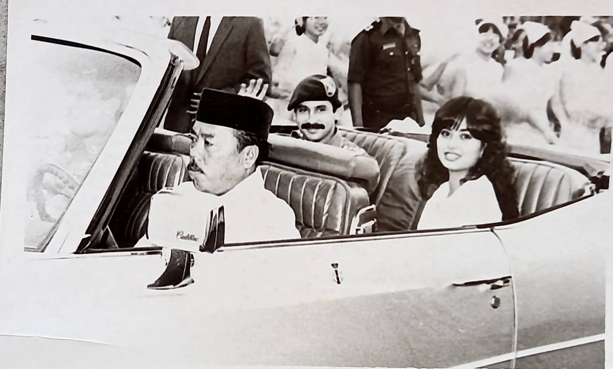 柔：新旧对照：年轻时帅气的苏丹陛下  