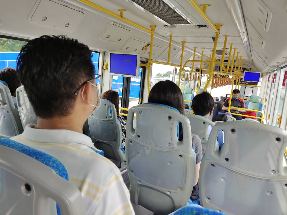 柔:曾笳恩:改善公交系统及设施,吸引工薪族改乘巴士减缓拥堵