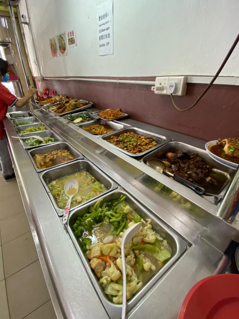 柔：食客指路（7月19日刊）：实惠杂菜饭，豆酱鱼头和卤猪脚吸引老饕