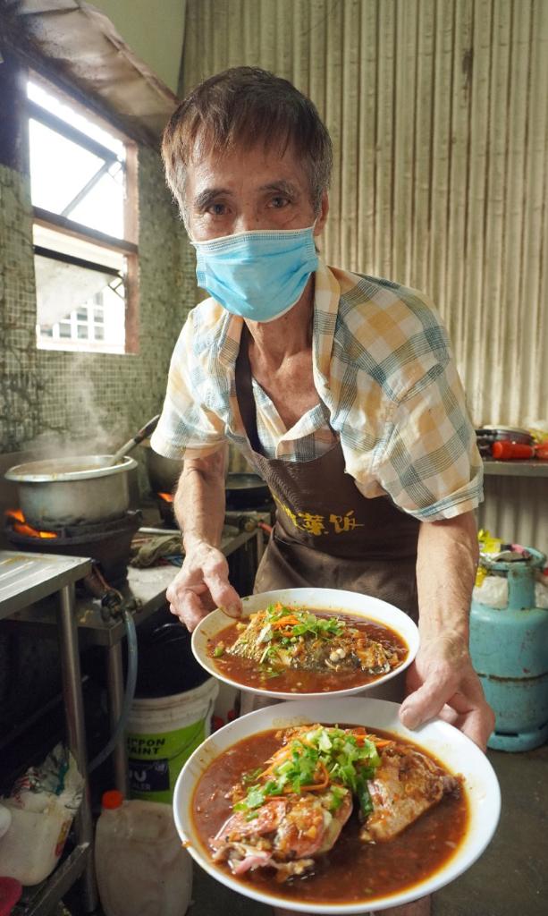 柔：食客指路（7月19日刊）：实惠杂菜饭，豆酱鱼头和卤猪脚吸引老饕