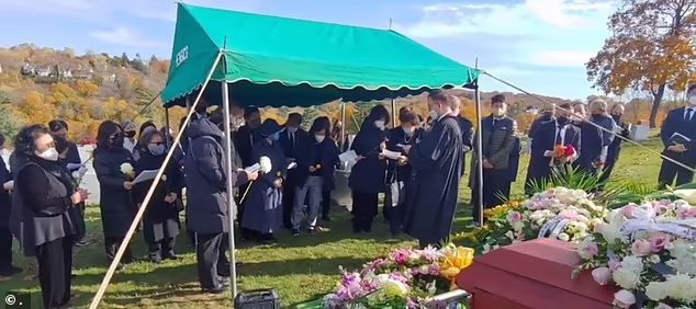 殡仪馆放错遗体 家属险葬错母亲