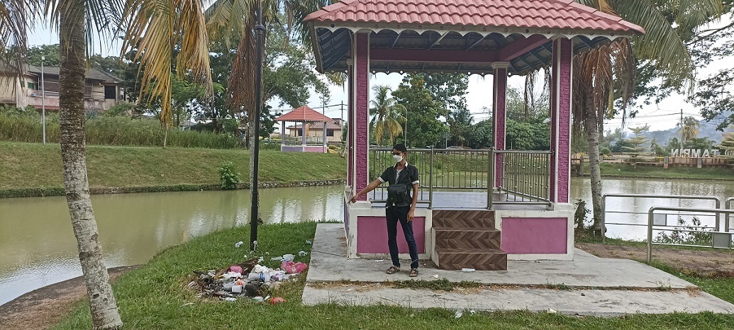 民众卫生意识欠佳 淡边湖滨公园遍布垃圾