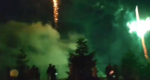 法国国庆烟火酿悲剧 姐弟被炸当场身亡