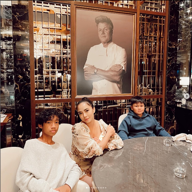 演员到英厨神餐厅被骂错误示范·“公众人物不该到非清真餐厅”