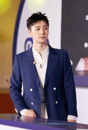 爆传私密视频给粉丝邀裸聊 选秀男偶像露骨对话曝光