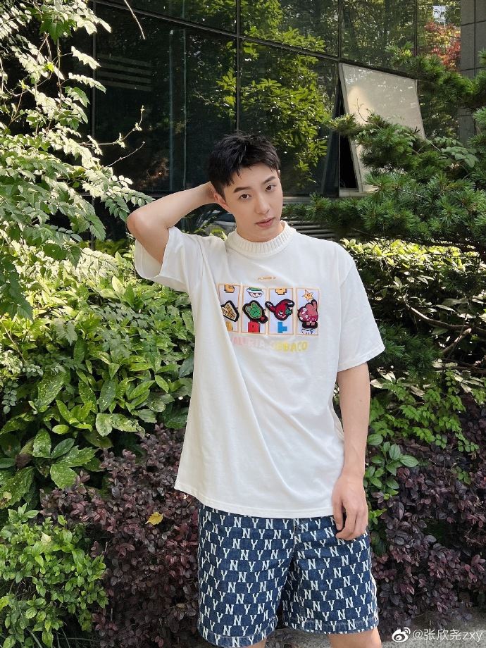 爆传私密视频给粉丝邀裸聊 选秀男偶像露骨对话曝光