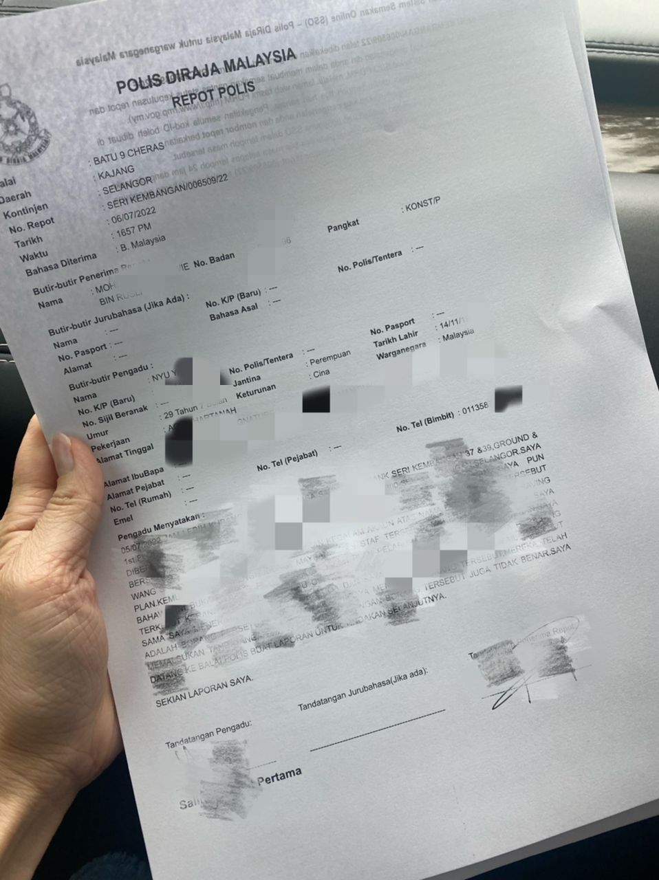 独家|女子控诉银行职员冒签买保单 “职业操守在那里?”