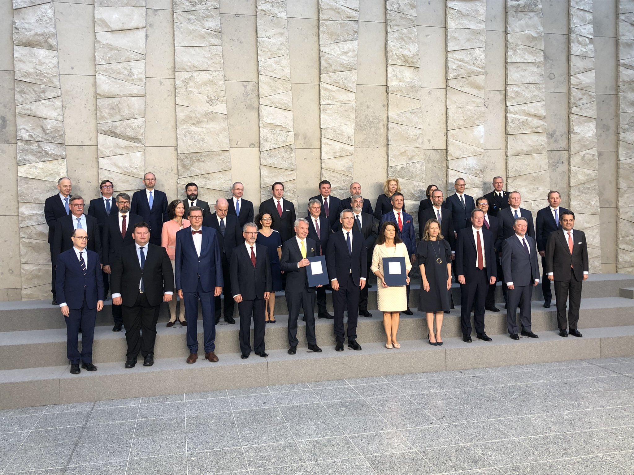 瑞典和芬兰正式签署加入北约组织议定书