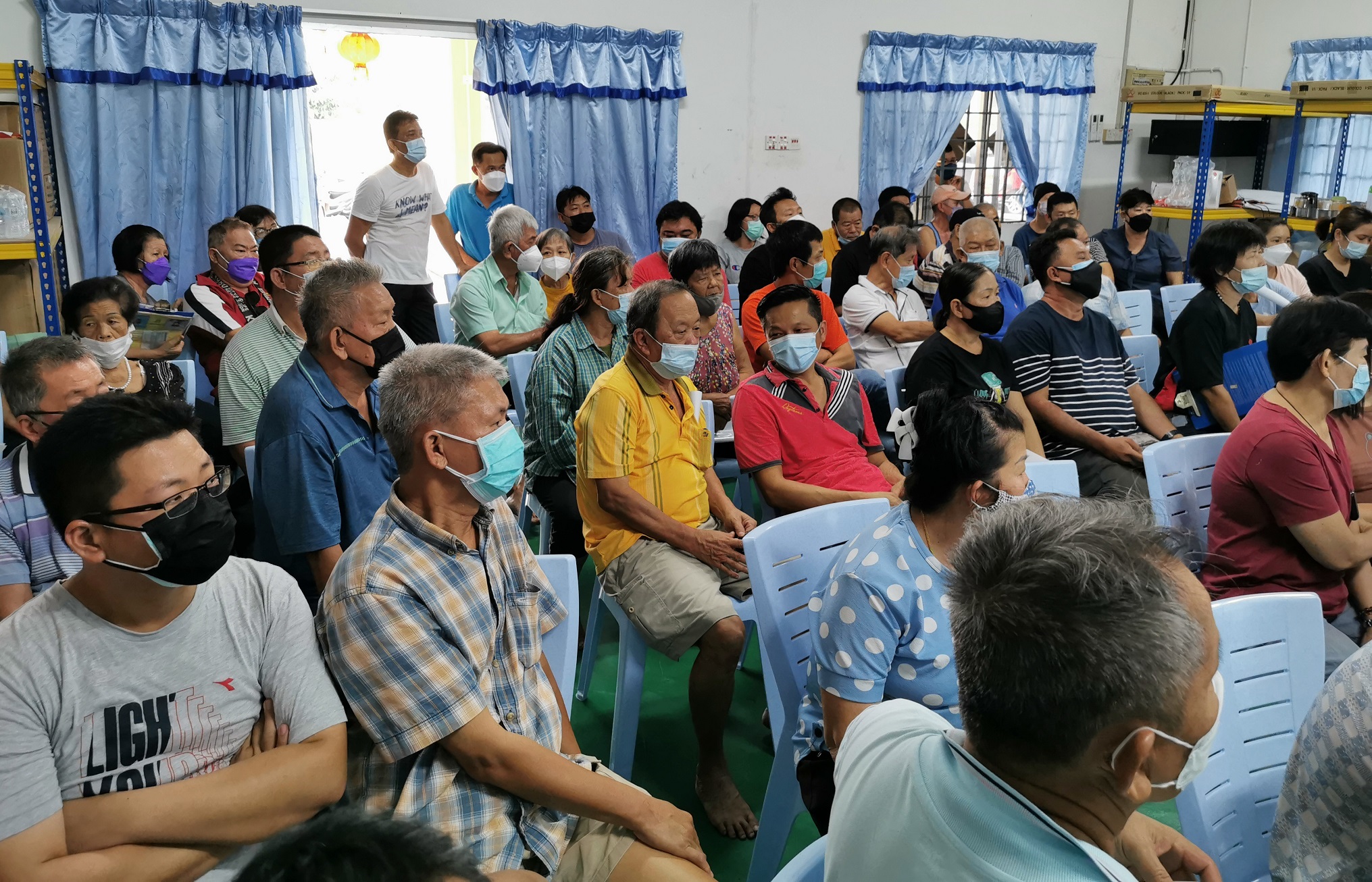瓜冷市会商露天档位重划 与多数仁村小贩达共识
