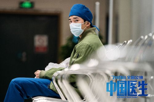 百花奖︱战吴京刘烨抢百花影帝 易烊千壐被网吐槽