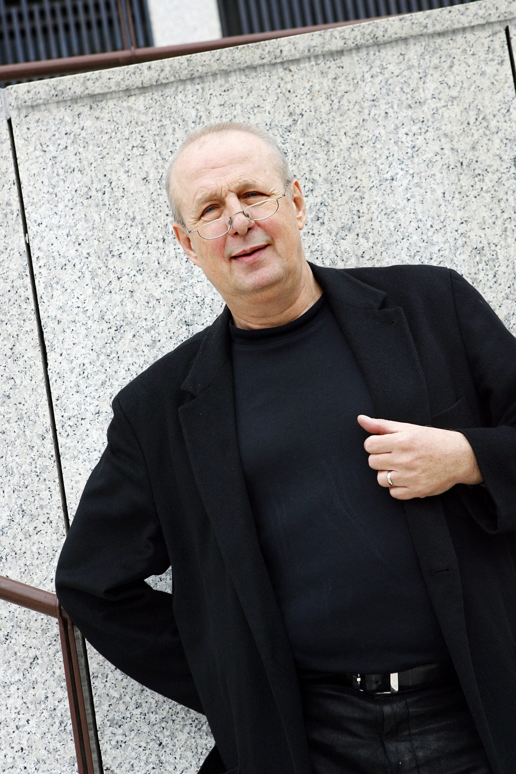 看世界／奥地利73岁指挥家 演出途中倒地身亡