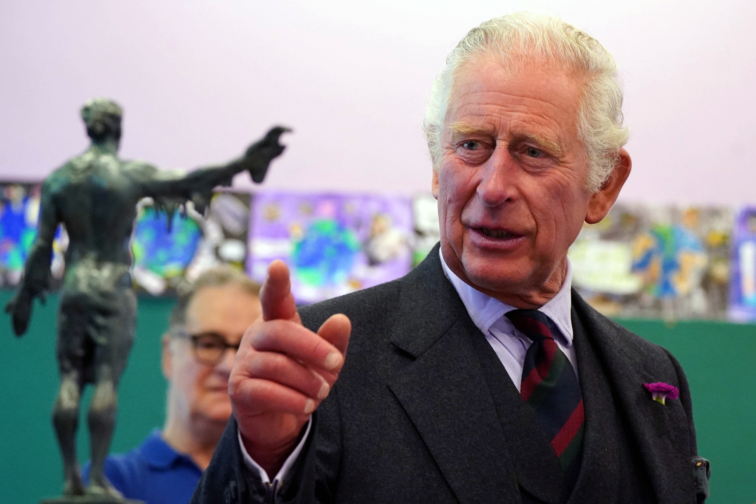 看世界/英王储再陷丑闻!查尔斯被爆曾收宾拉登家族543万餽赠