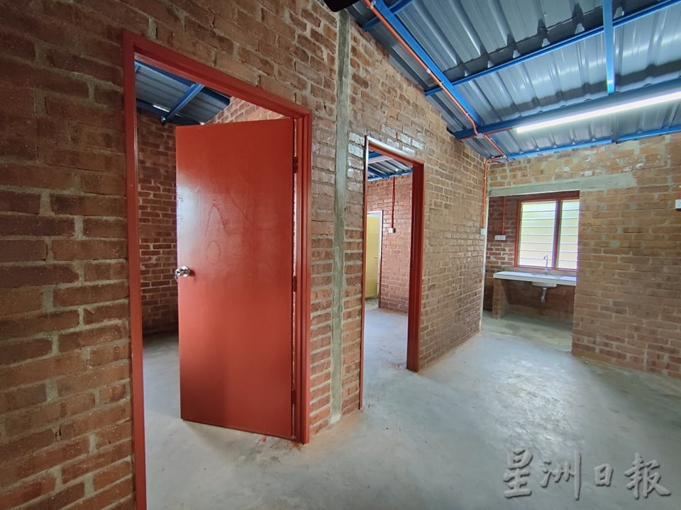 社区动态／苏建祥和热心人助筹建 夫妻破木屋变新砖屋