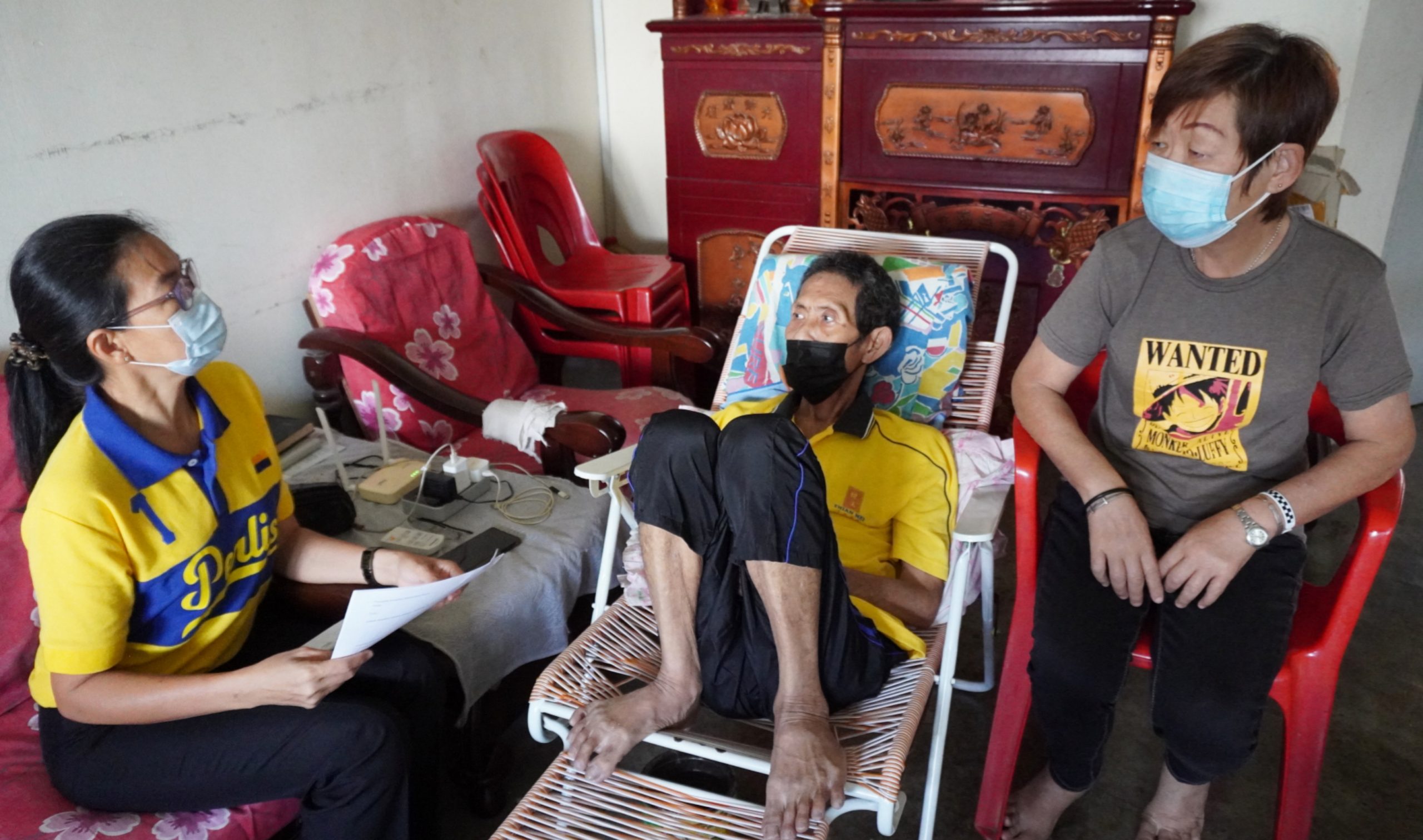 患肺癌中年入不敷出,省钱供一家三口生活费,不愿买补充营养奶粉吃粥稀饭充饥