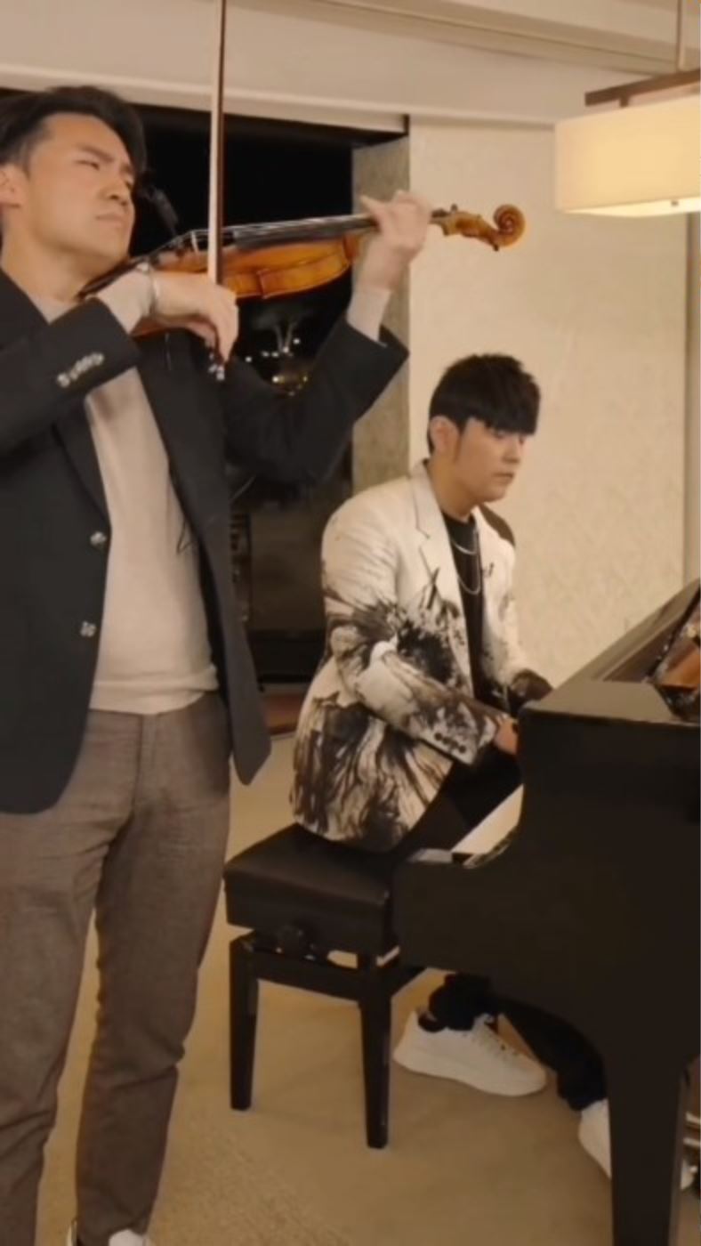 粉丝爱旧歌胜新歌 周杰伦霸气回应：我写的歌都好！