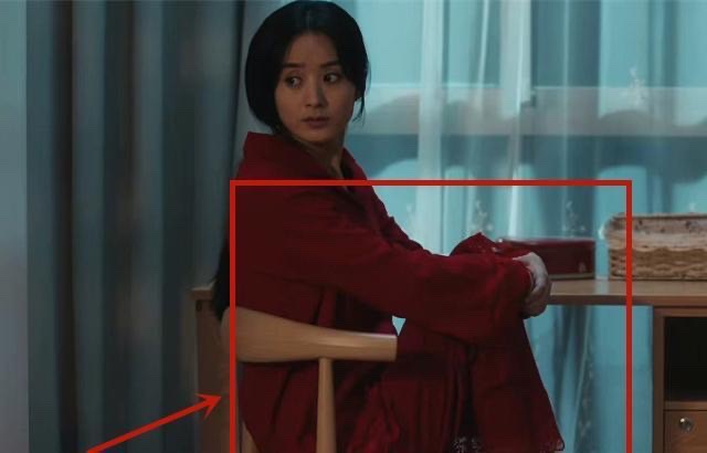 粉丝疯狂购买同款 赵丽颖袜子“4字标语”登热搜