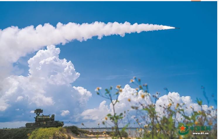 美航母“里根号”再进南海 解放军宣布今明实弹军演