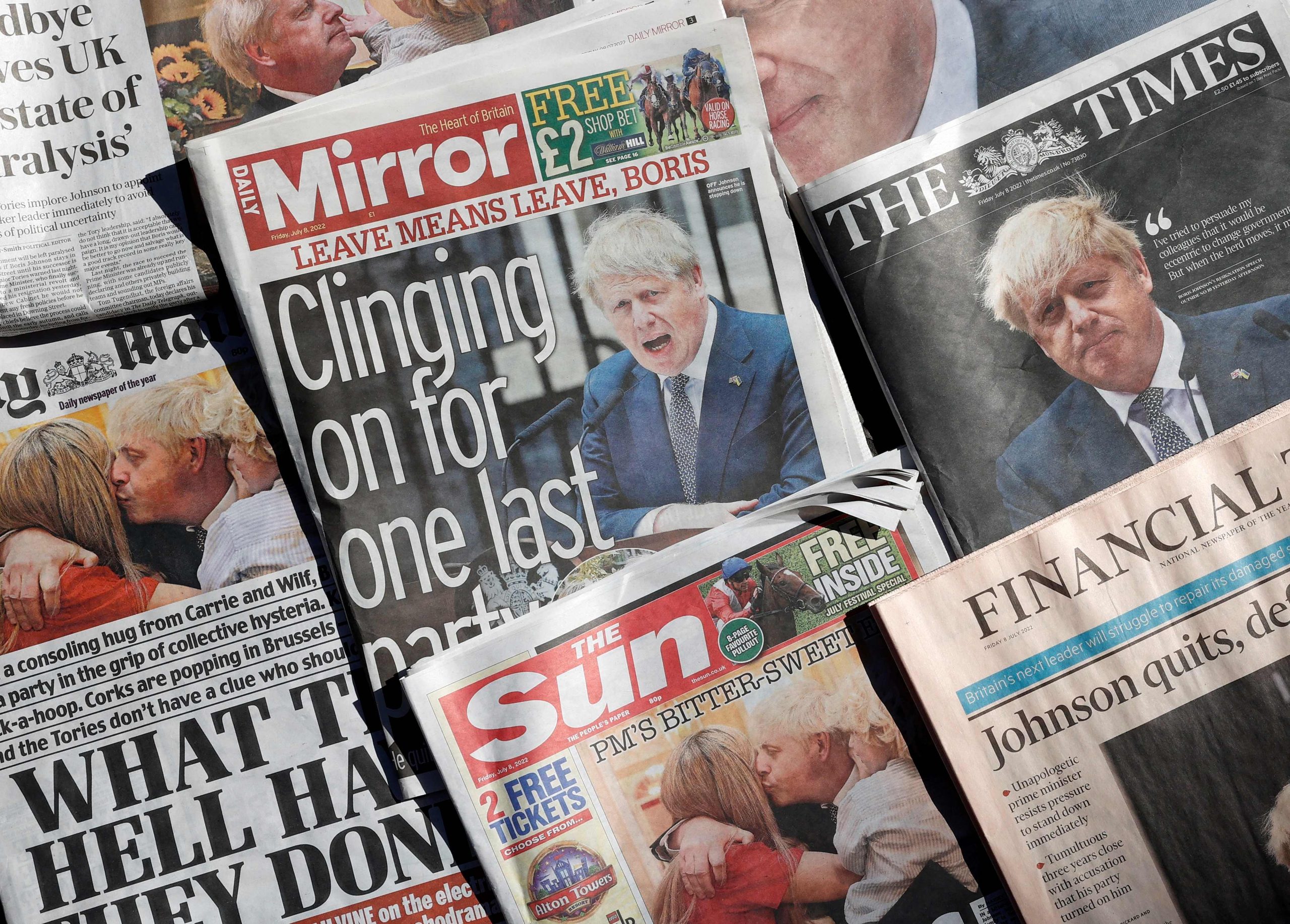 英媒:约翰逊考虑退出政坛,对“诸多大臣的背叛”感到悲伤