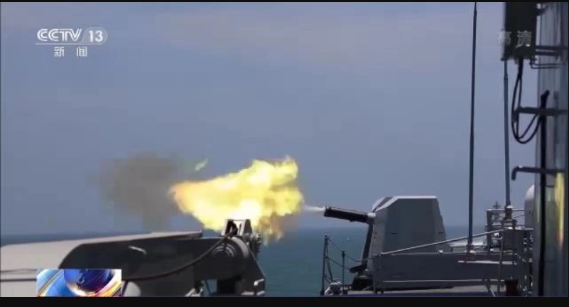 解放军新近万吨大驱延安舰南海演习 已具战斗力