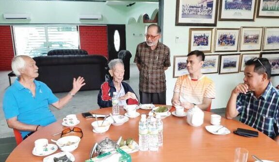 谢国骥出席开斋节宴会SKC-e1658322884517