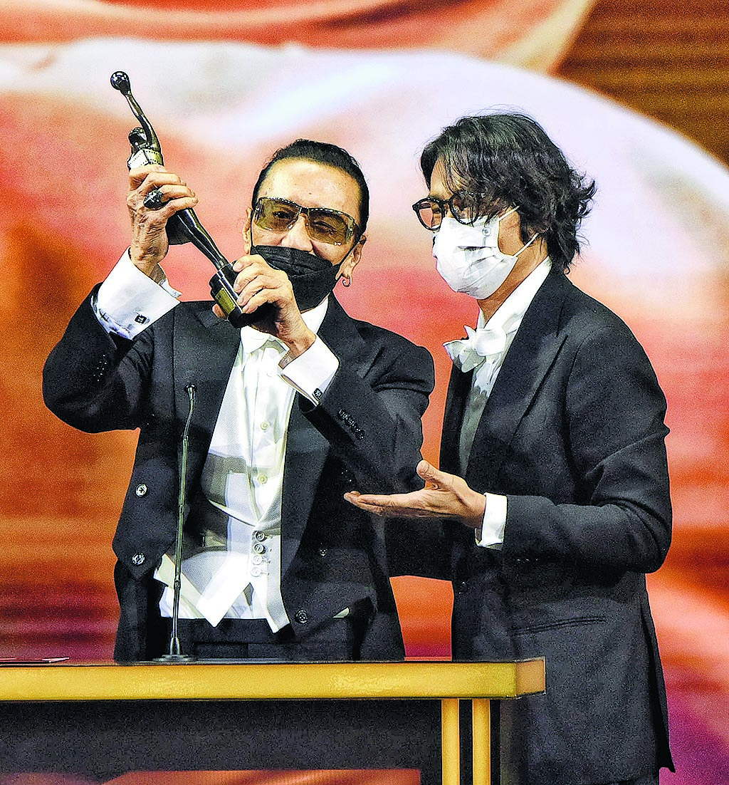 谢贤嘴歪传中风 胡枫力证健康没问题