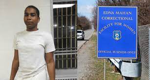 跨性别囚犯致2名女囚怀孕 被从女监移到男监与数百名男囚共处