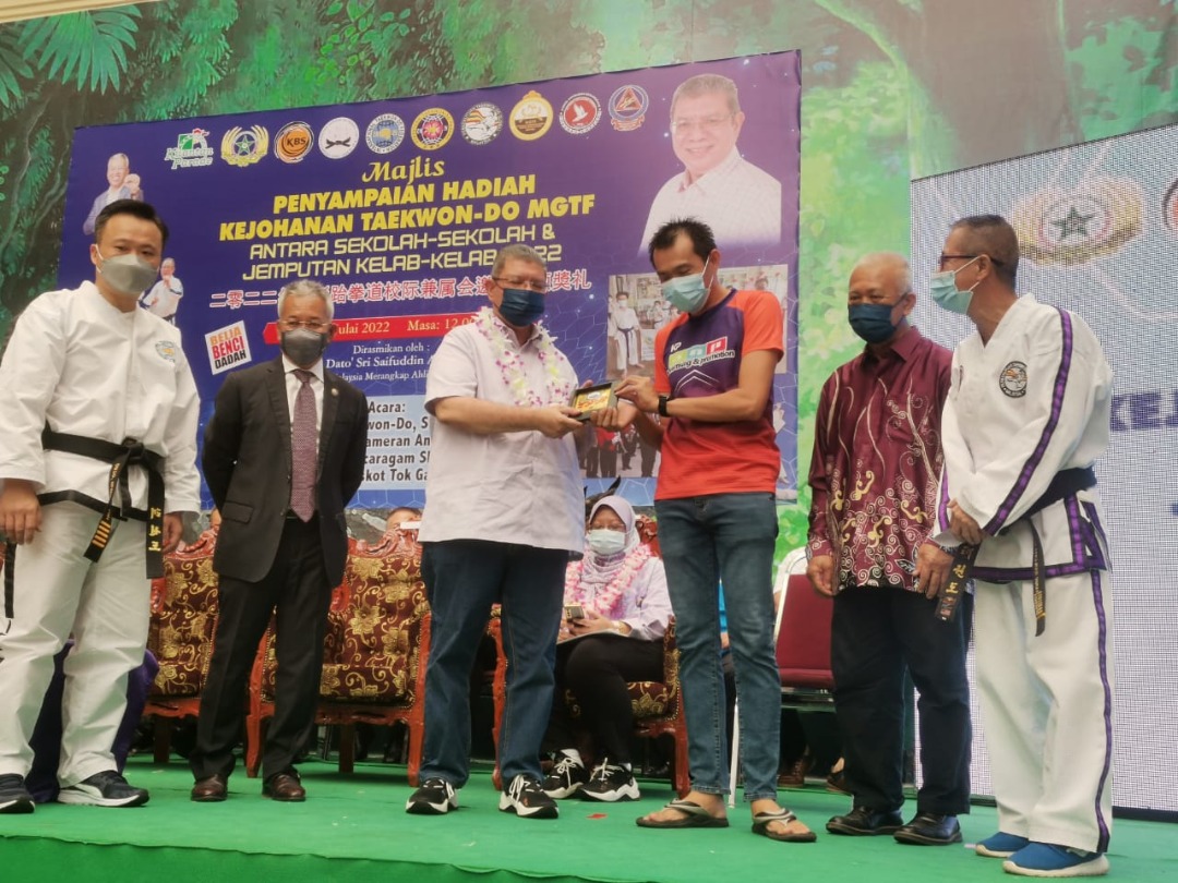 外长/达祖丁+斯里兰卡