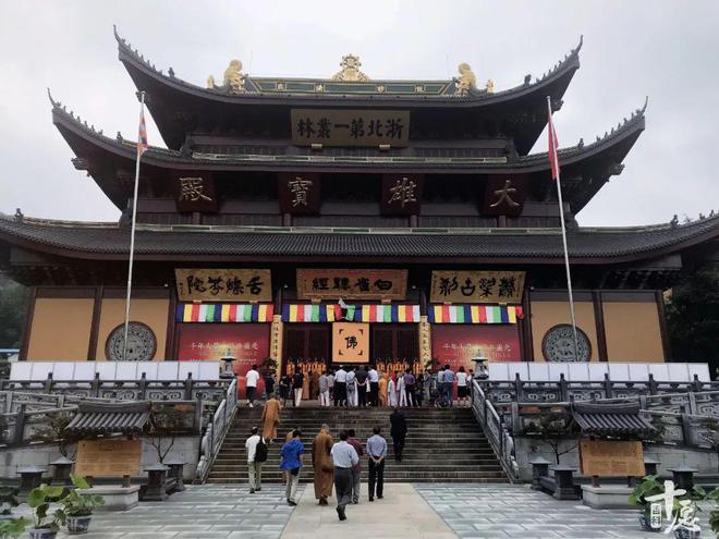 这间寺庙征人起薪人民币1万 人人趋之若鹜