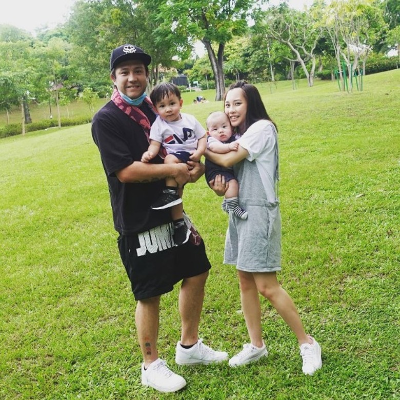 遭网民质疑经济与育儿能力 张致恒反击:又没要你帮我养