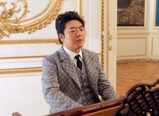  郎朗客串周杰伦MV撞脸梁赫群 本尊亲回：怕了吧！	