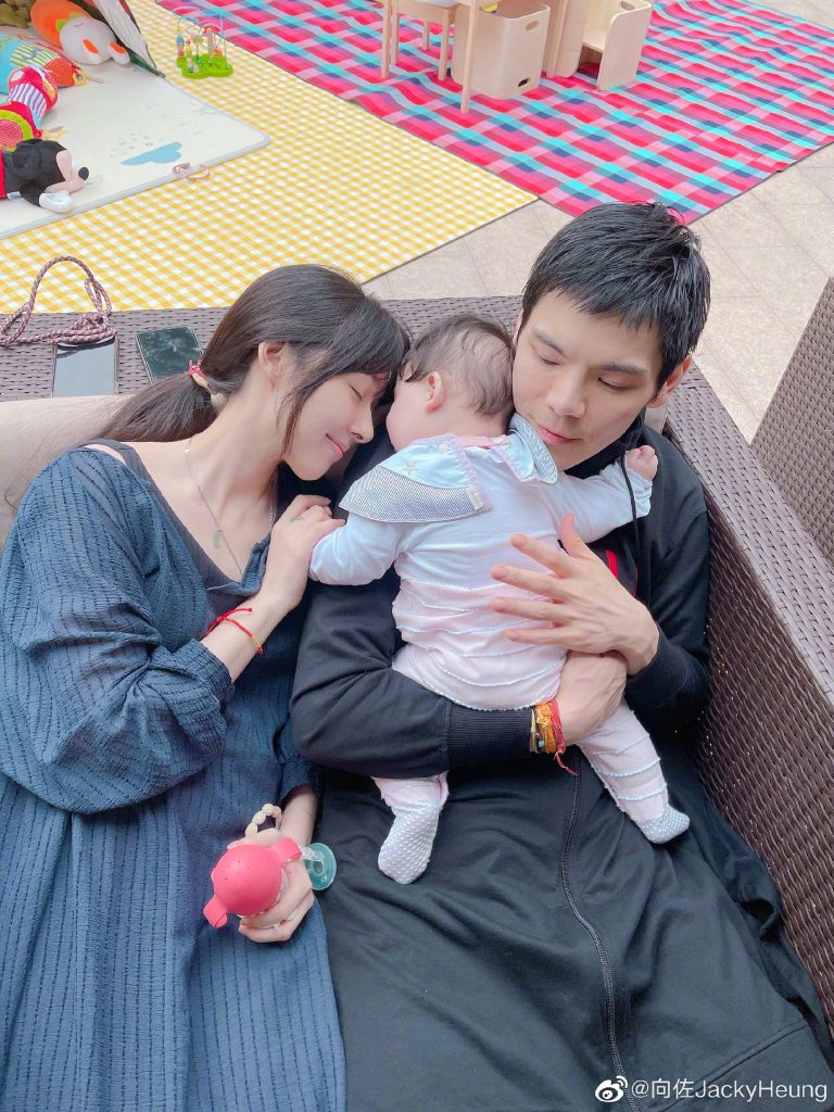 郭碧婷坐月子向佐被曝出轨 向太辟谣：乱讲