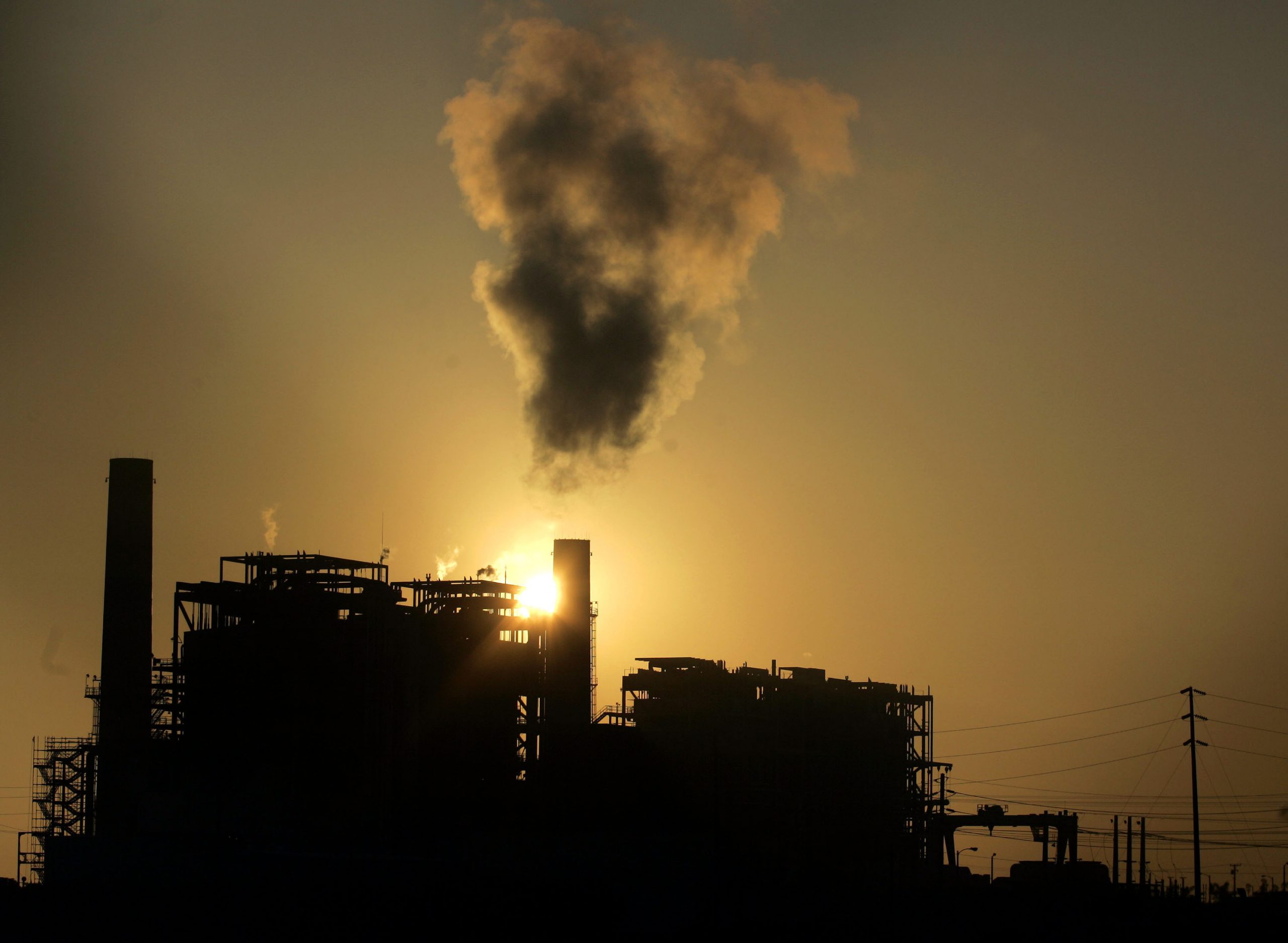  酷热夏季频频断电 美国加州或转用化石燃料发电