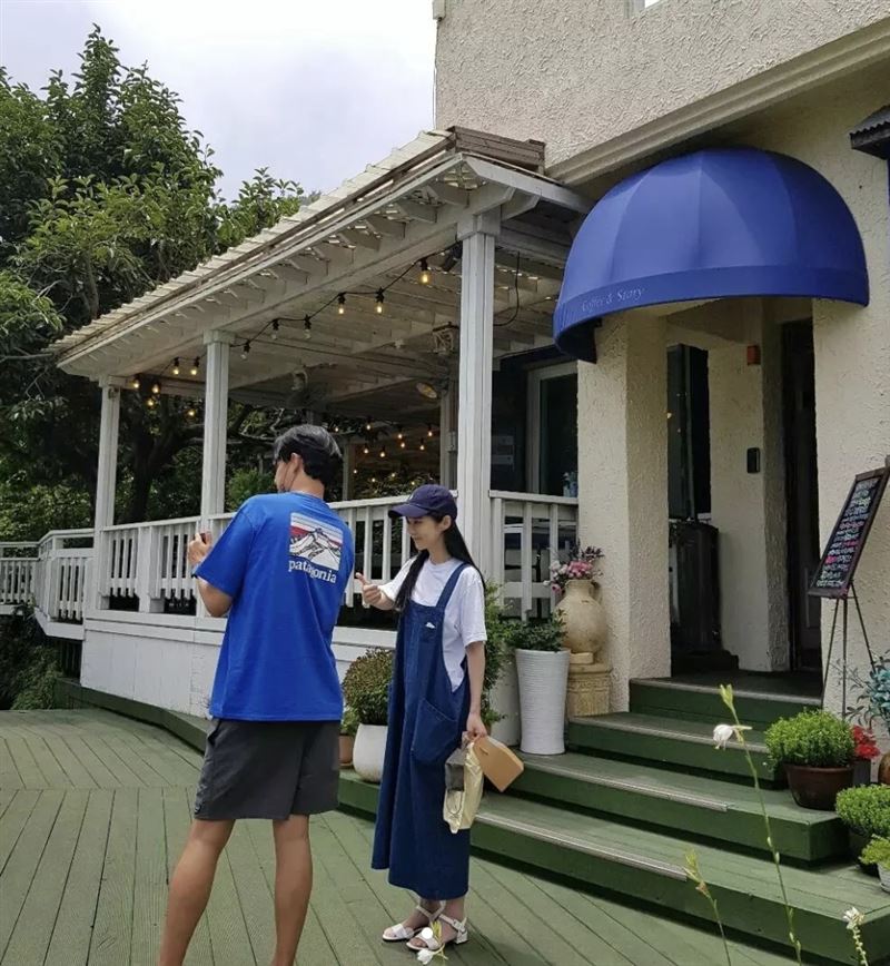 野生张娜拉蜜月被捕获 与老公身高差萌翻网