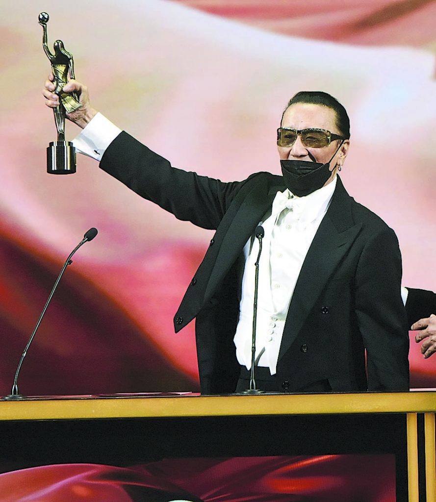 金像奖2022｜谢贤嘴歪封帝健康惹关注 网轰谢霆锋“亲生子不如林家栋”