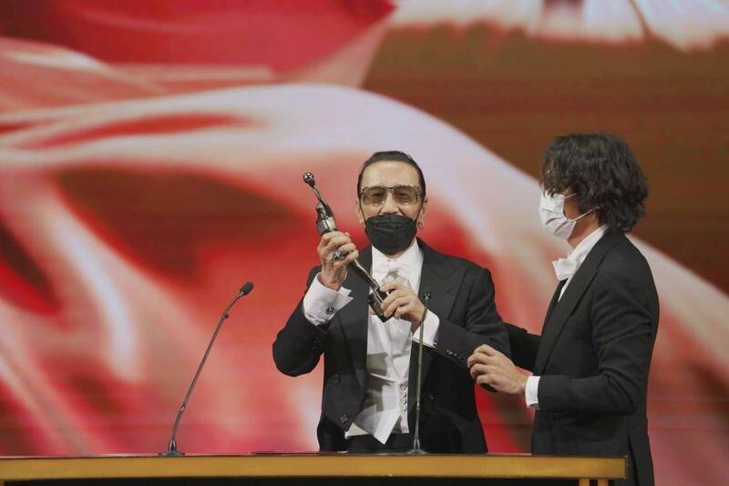 金像奖2022｜谢贤嘴歪封帝健康惹关注 网轰谢霆锋“亲生子不如林家栋”