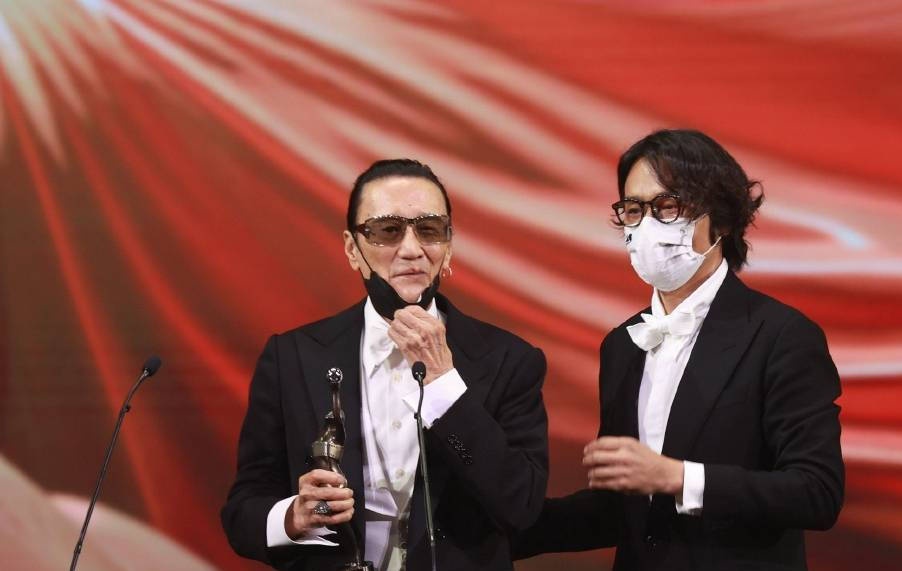 金像奖2022｜谢贤嘴歪封帝健康惹关注 网轰谢霆锋“亲生子不如林家栋”