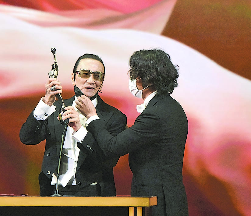 金像奖2022｜谢贤嘴歪封帝健康惹关注 网轰谢霆锋“亲生子不如林家栋”