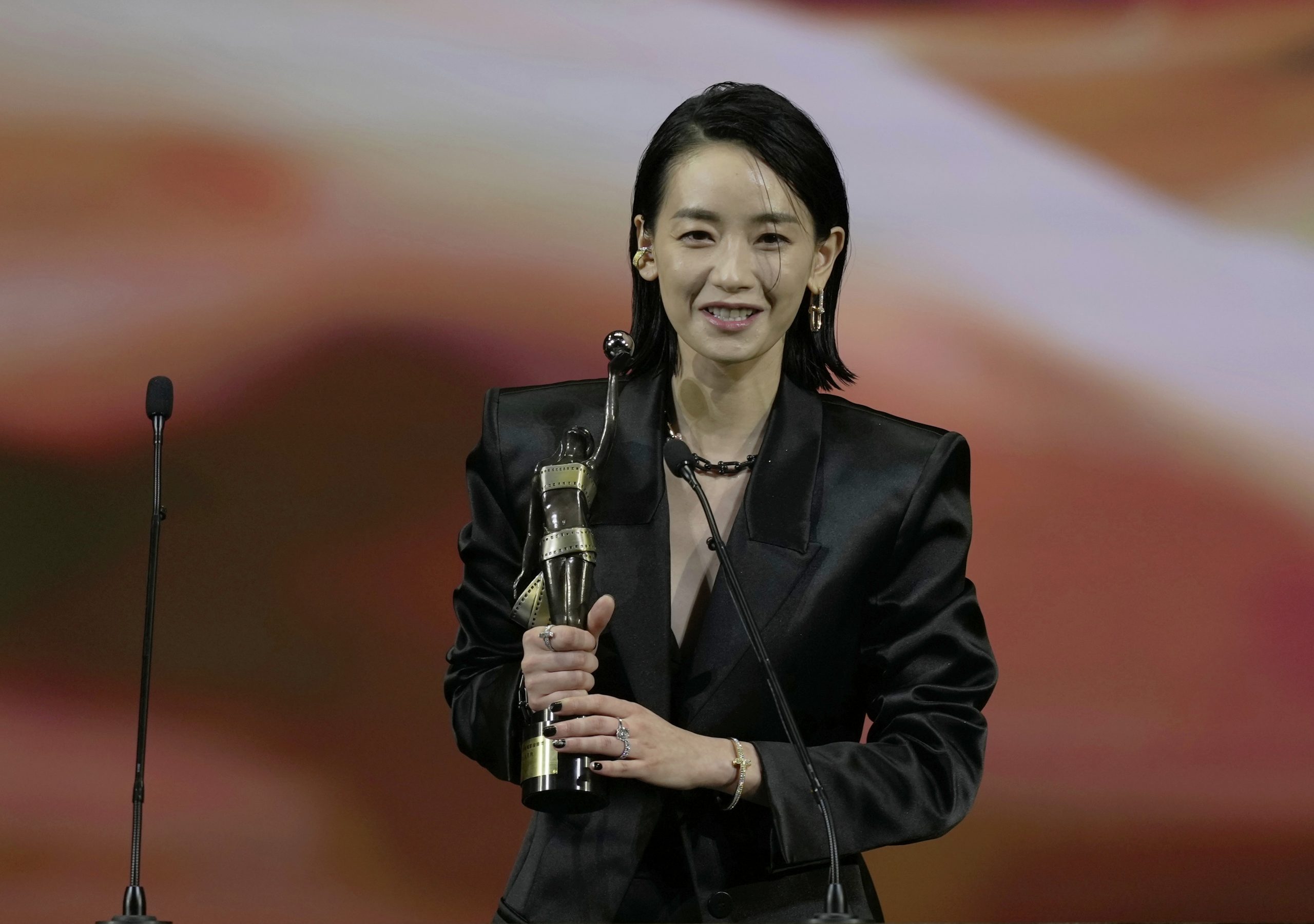 金像奖40｜谢贤刘雅瑟首度称帝封后 陈木胜遗作《怒火》最佳电影	