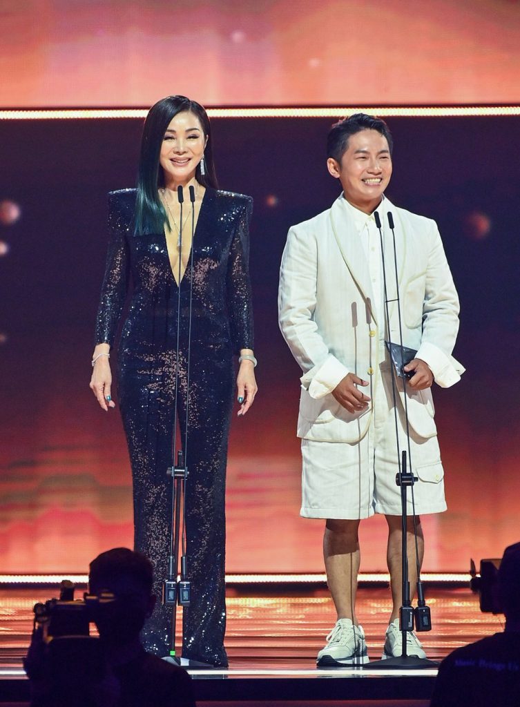 金曲奖收视出炉 陈美凤边走边脱包办双冠王 