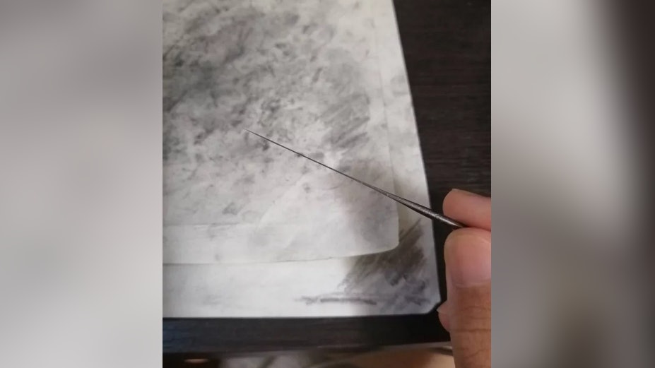 铅笔变绣花针 他30分钟削一支…像杀人凶器