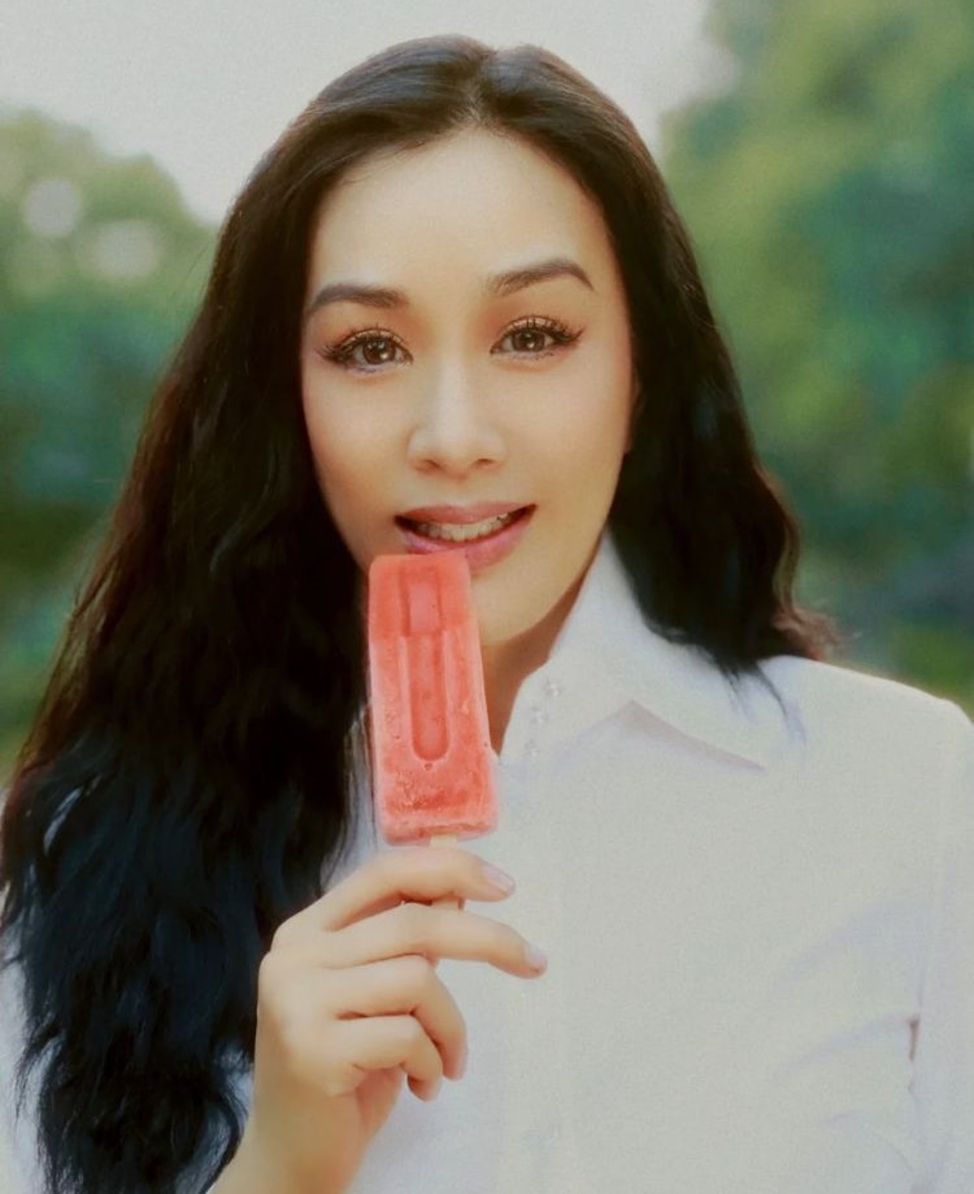 锺丽缇隔26年重扮《食神》女学生 网酸:认老不行吗?