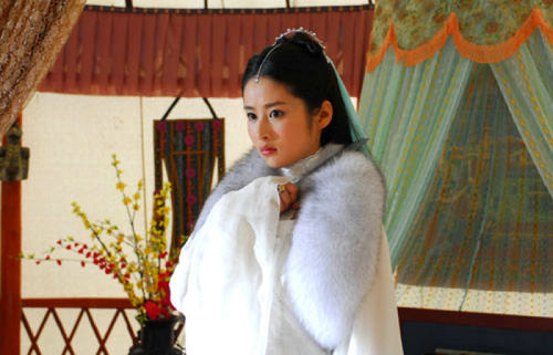 颖儿怀孕3个月吊钢丝一整天　不适送医腹中双胞胎没了一个泪崩	 