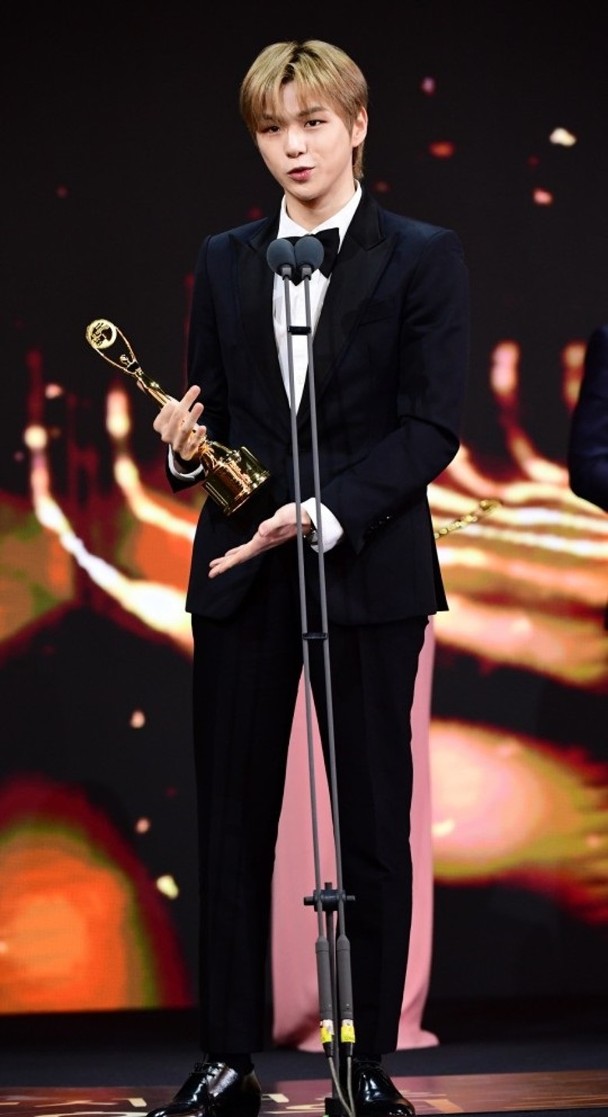 首届青龙电视剧大赏 李政宰金高恩封视帝后