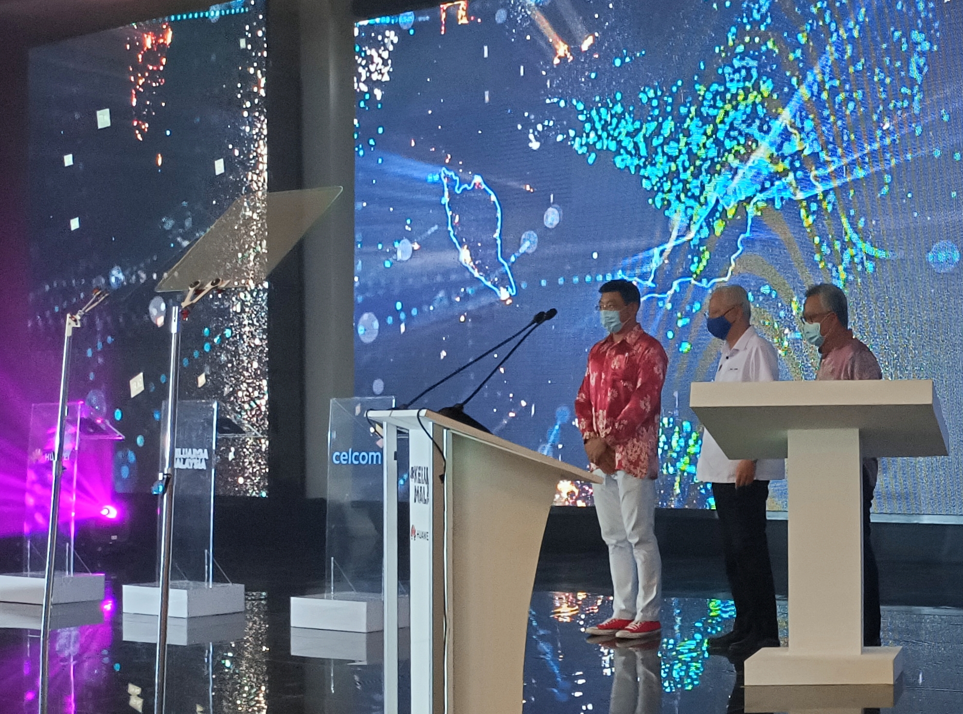 首相：发射卫星加强城乡网络