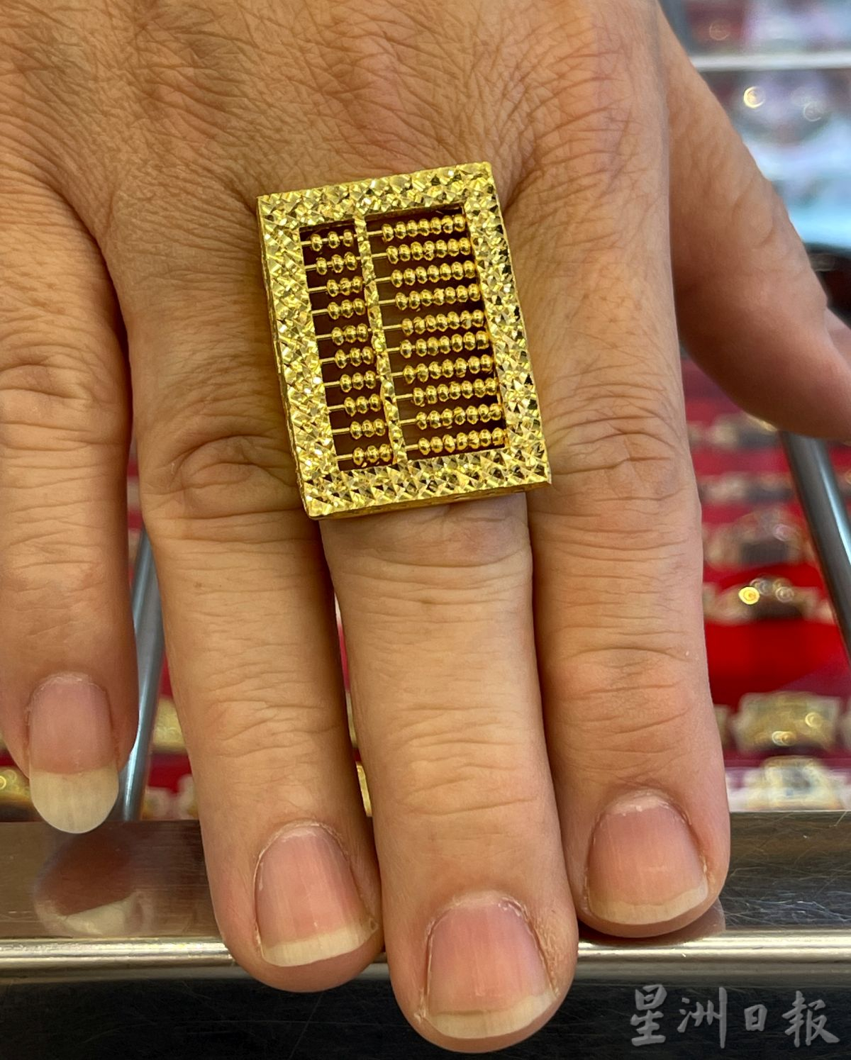 （古城第三版主文）金价下滑未掀购金潮·不缺货 缺顾客